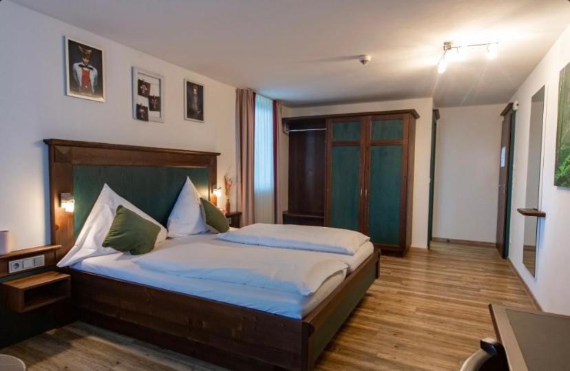 Hotel Restaurant Auerhahn Бад-Вільдбад Екстер'єр фото