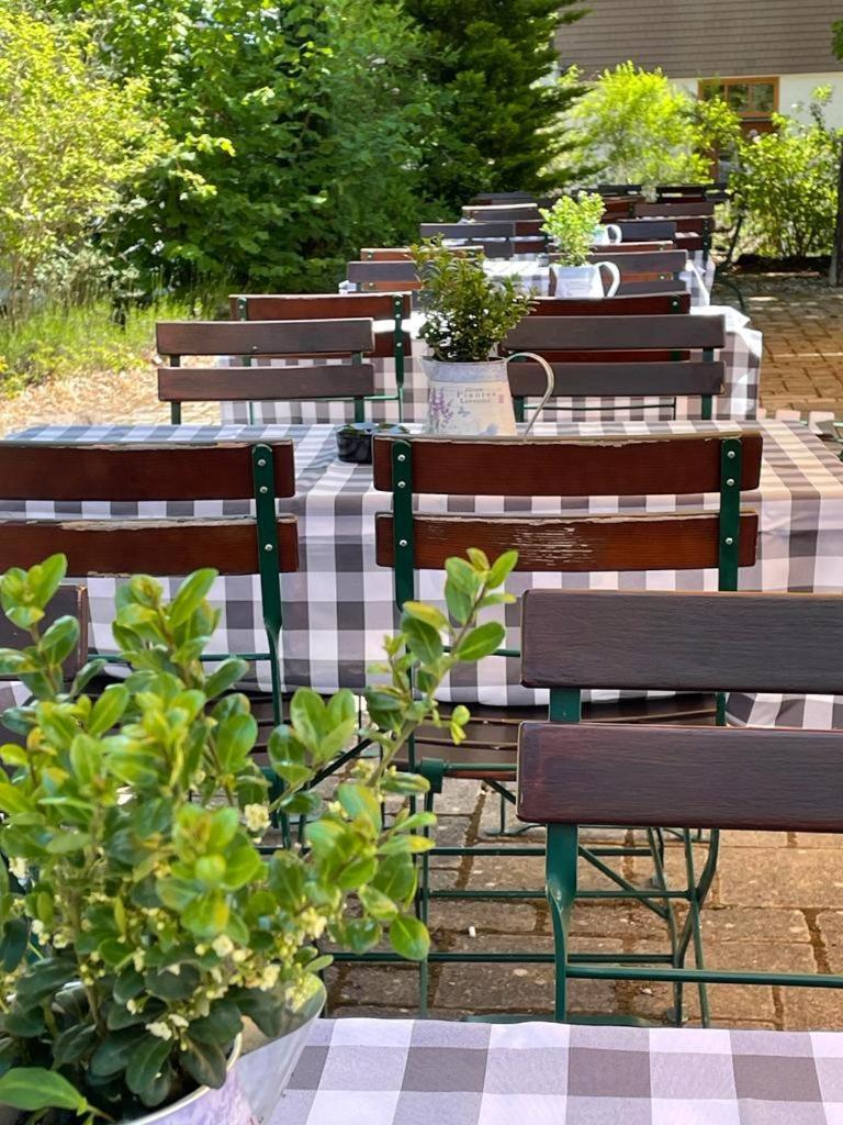Hotel Restaurant Auerhahn Бад-Вільдбад Екстер'єр фото