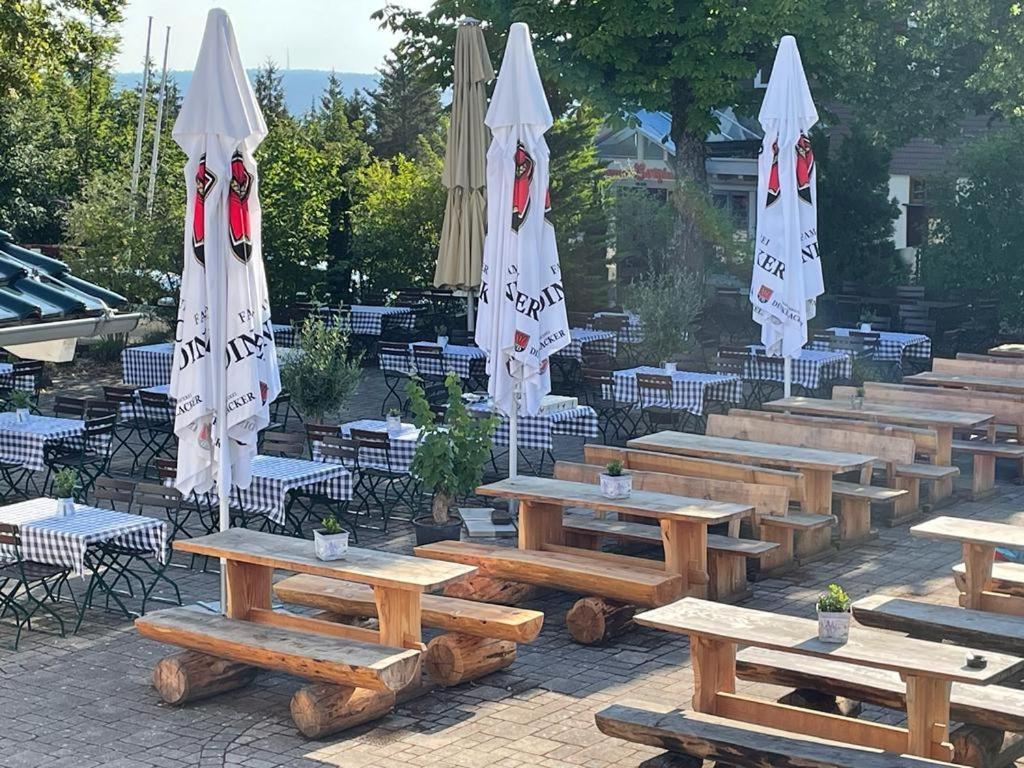 Hotel Restaurant Auerhahn Бад-Вільдбад Екстер'єр фото